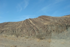 11 4 Weg zum Rhino Camp - schroffe Felsen 3